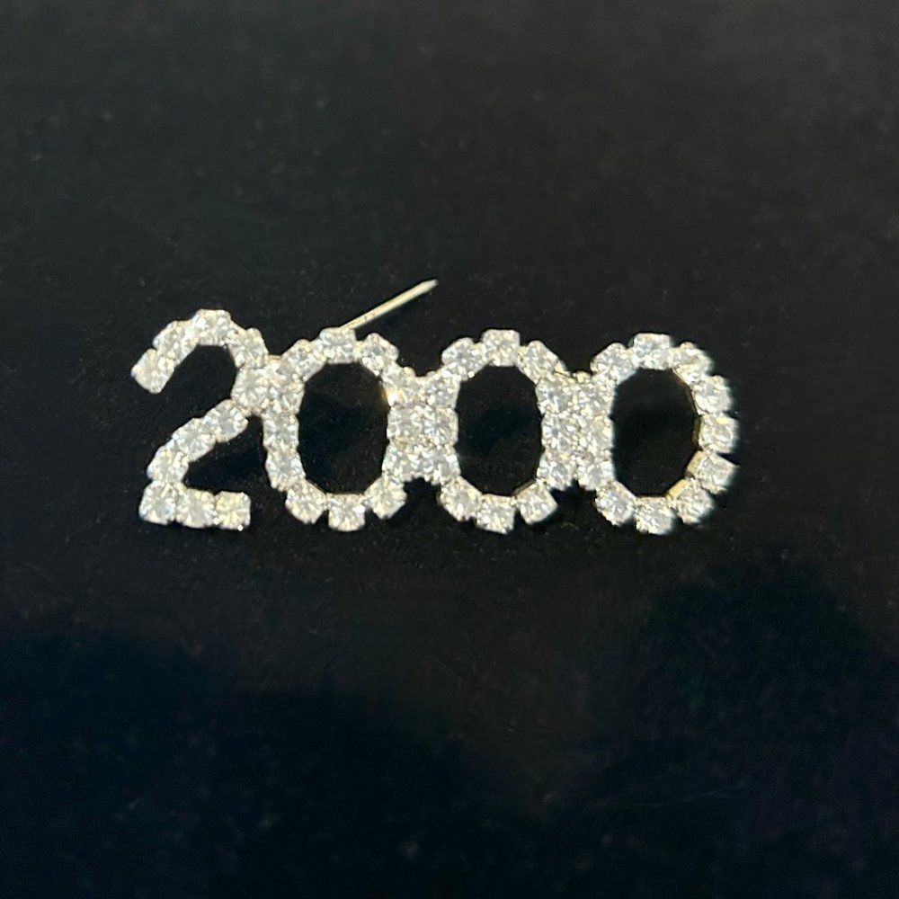 Millennial 2000 Brooch Pin - Picture 3 of 3